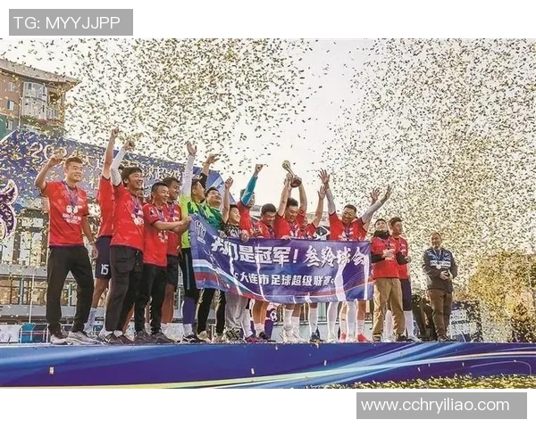 足球明星与粉丝亲密互动活动盛大举行共同分享足球梦想与激情